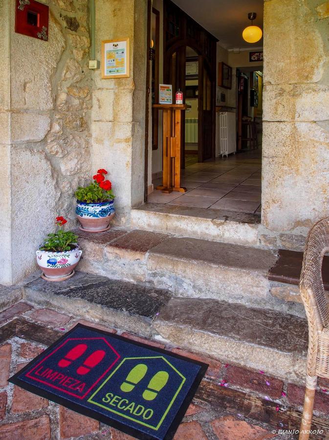 Casa De La Montana Albergue Turistico Avín Exterior photo