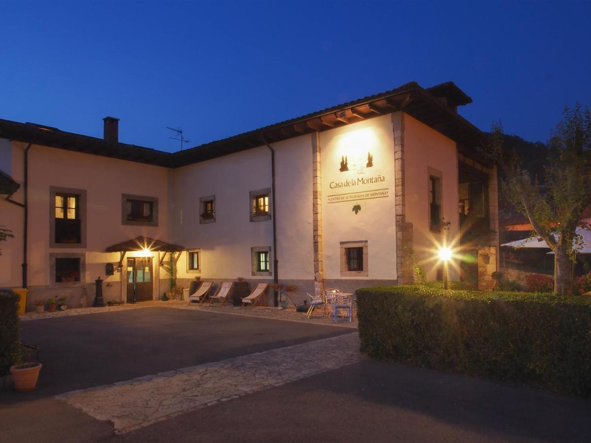Casa De La Montana Albergue Turistico Avín Exterior photo